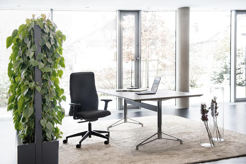 Kontorsstol INTERSTUHL152II svart